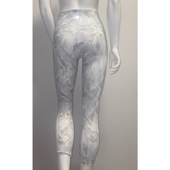 White Lululemon Active Leggings - Picture 3 of 5